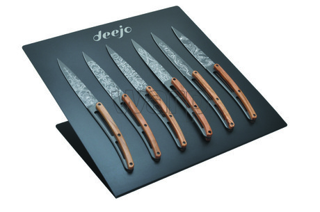 Deejo DEE366 kovový displej na steakové nože X6 - vložené nože jsou pouze ilustrativní